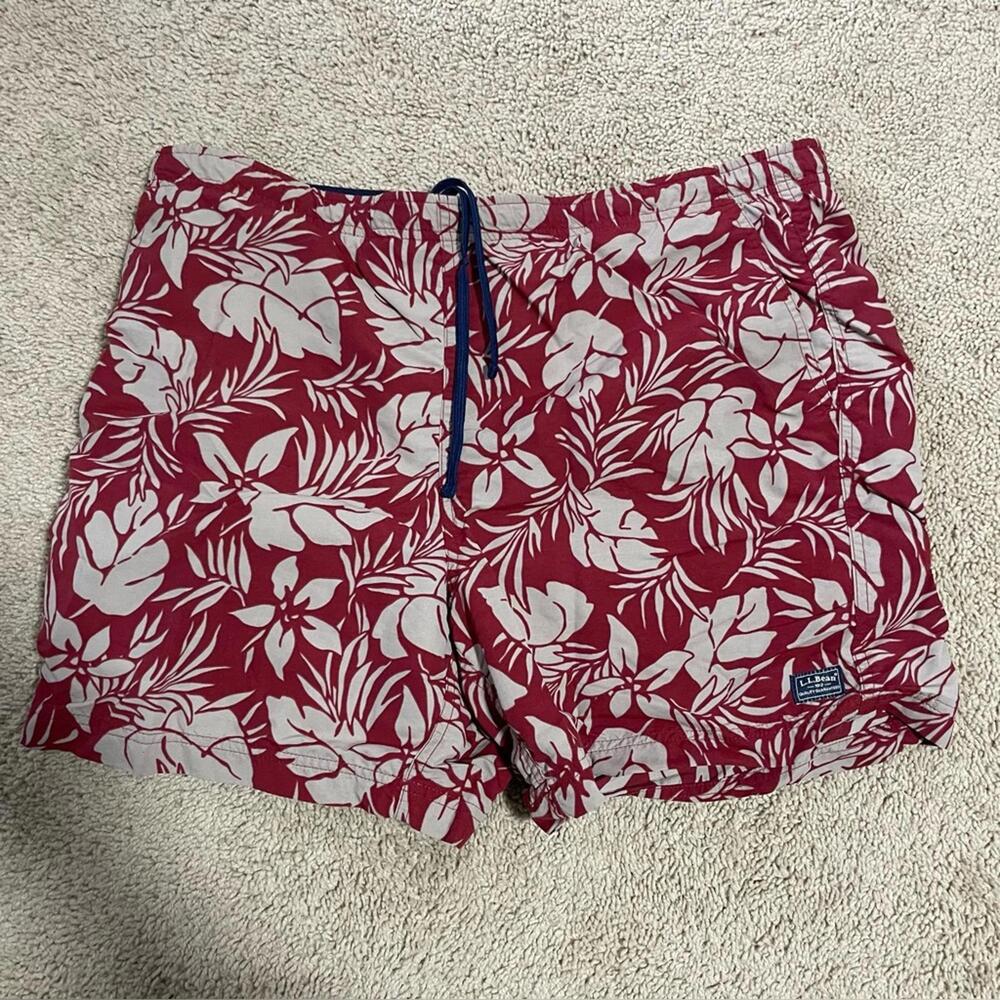 L.L. Bean swim trunks men’s size medium red white